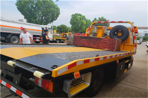 泸县附近拖车电话号码服务