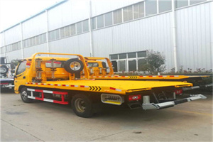 泸县附近拖车救援搭电